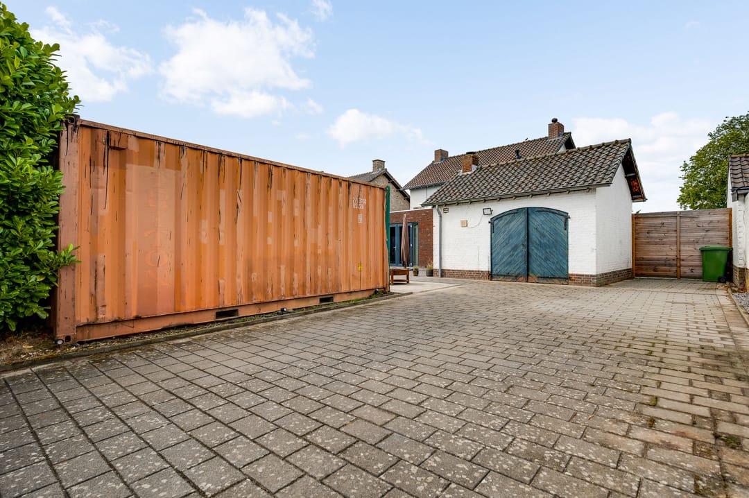 Photo 32 of Hoofdstraat 39