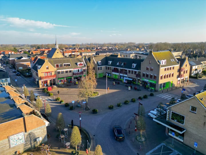 Foto 3 van Dorpsplein 25