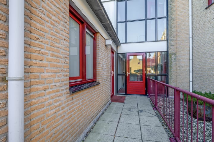 Foto 44 van Dorpsplein 25