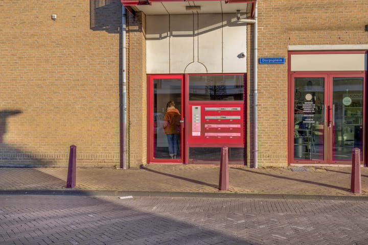 Foto 50 van Dorpsplein 25