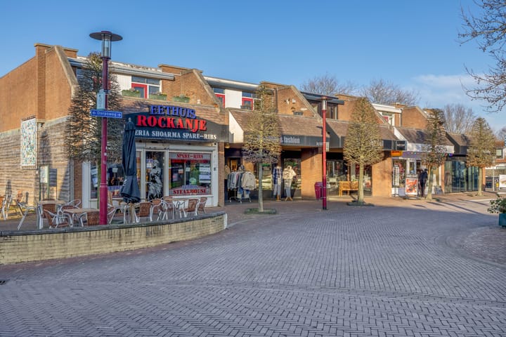 Foto 57 van Dorpsplein 25