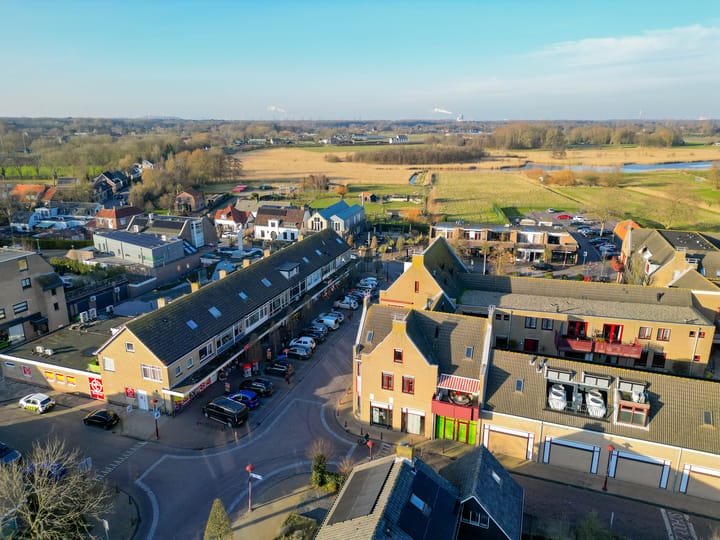 Foto 60 van Dorpsplein 25