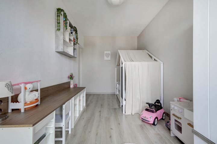 Photo 24 of Uranusstraat 11-B