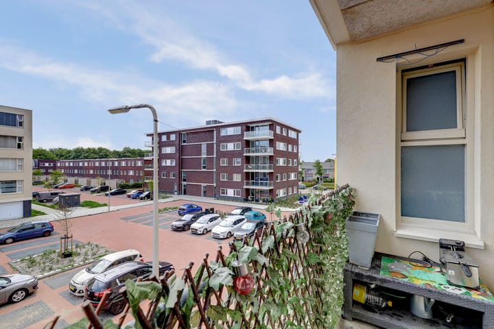 Photo 32 of Uranusstraat 11-B