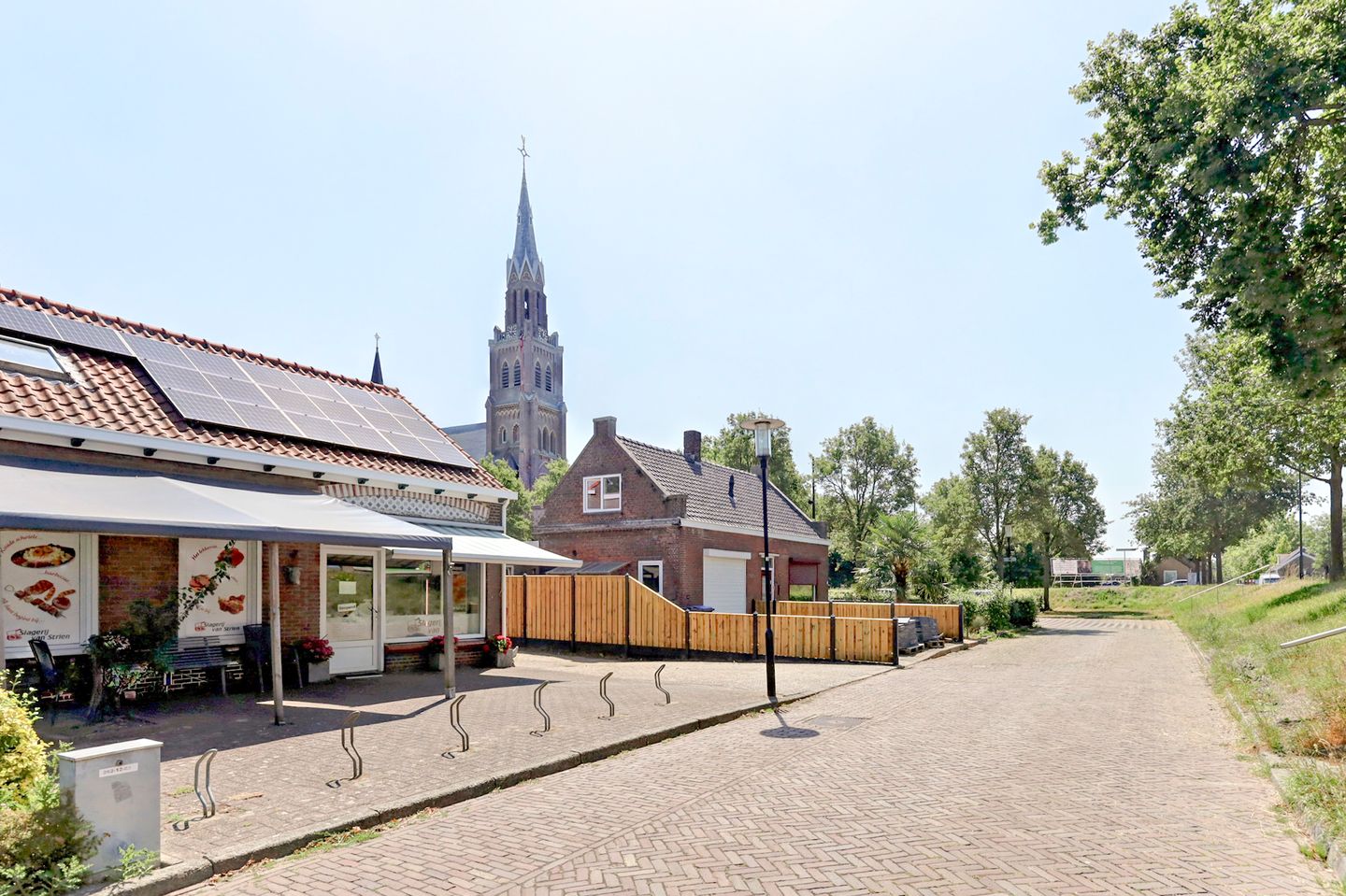 View photo 2 of Molendijk 21