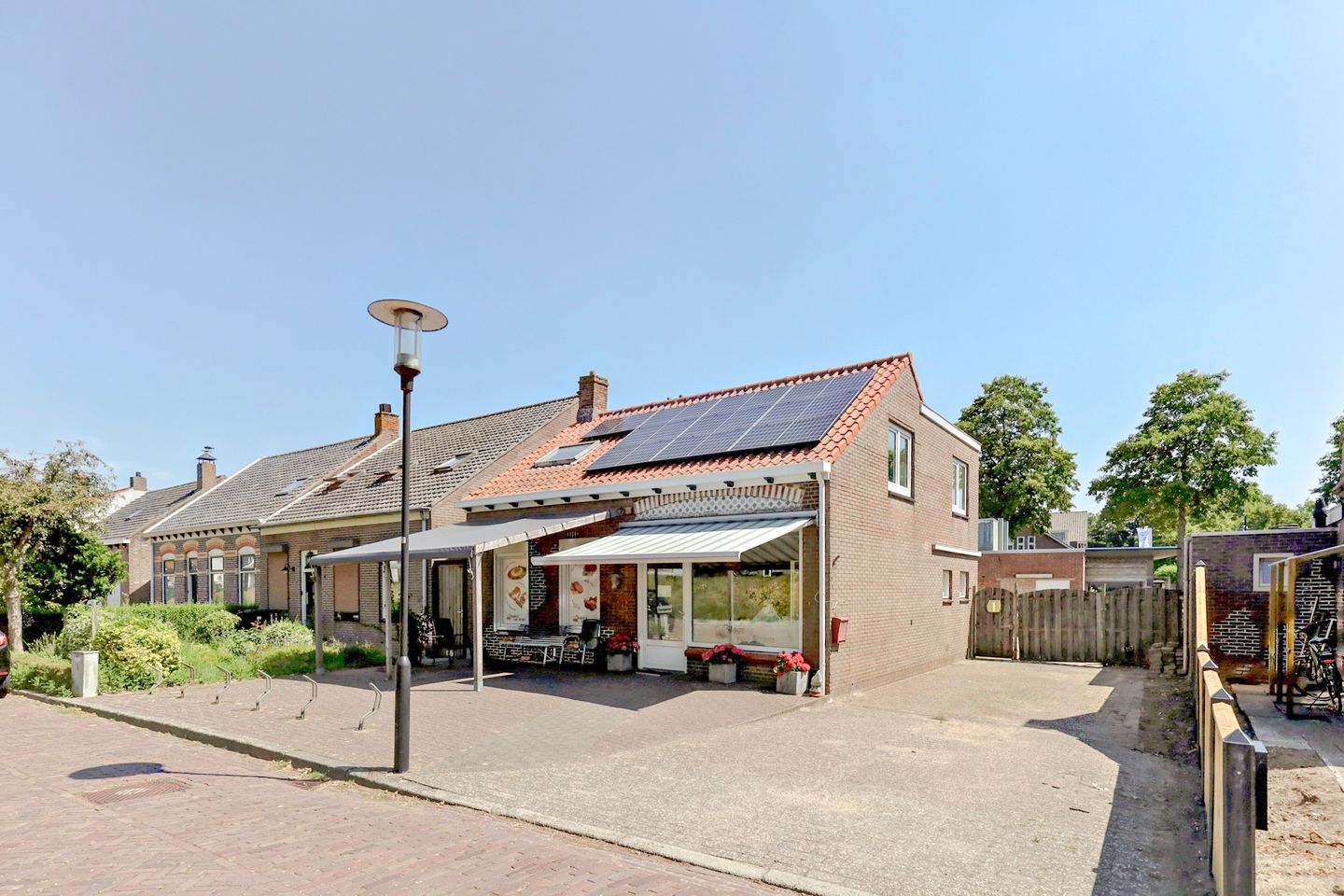 View photo 4 of Molendijk 21