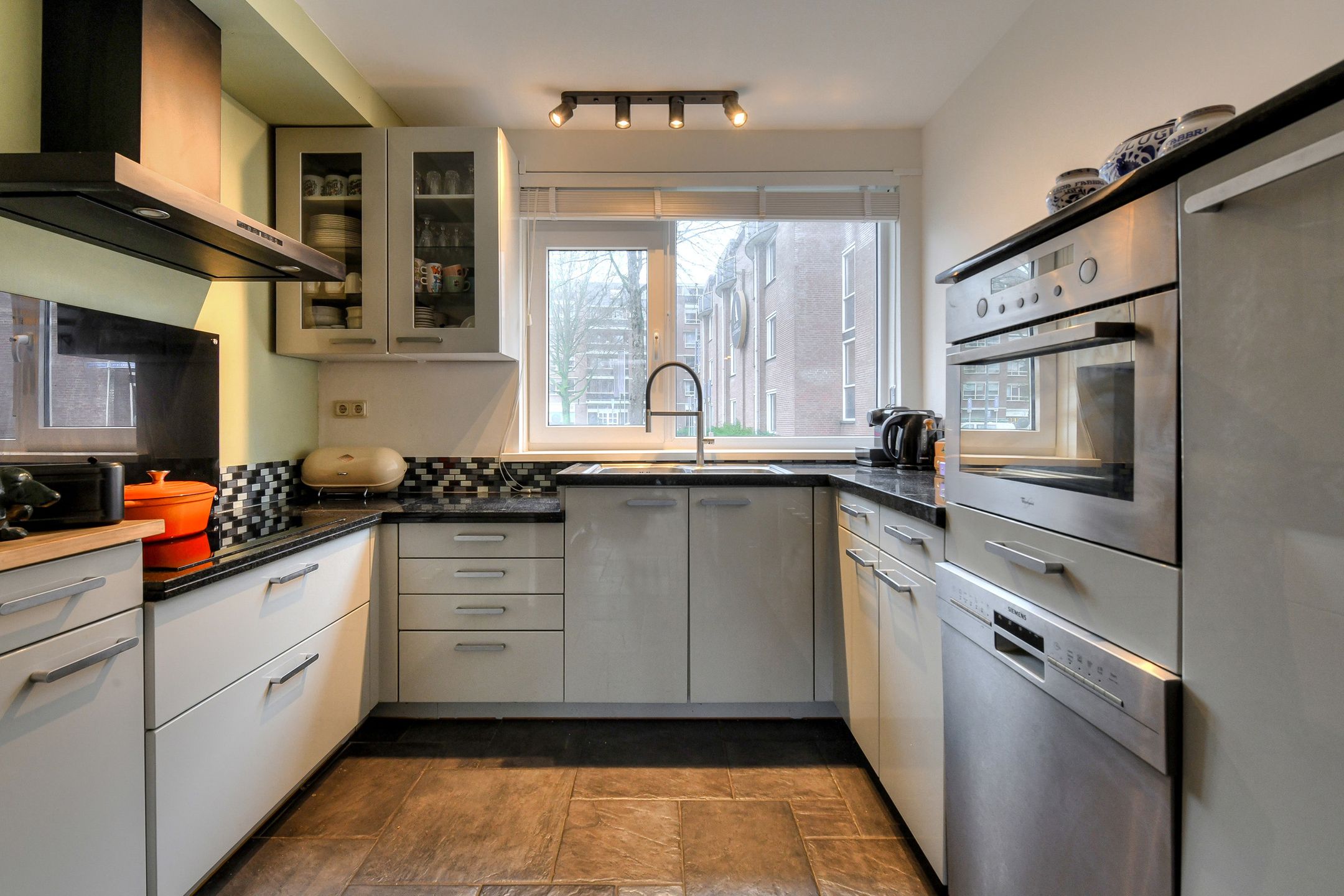 Photo 9 of Waterlooplein 3