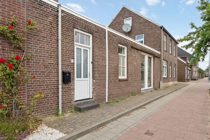 Foto 24 van Rijksweg Noord 25-E