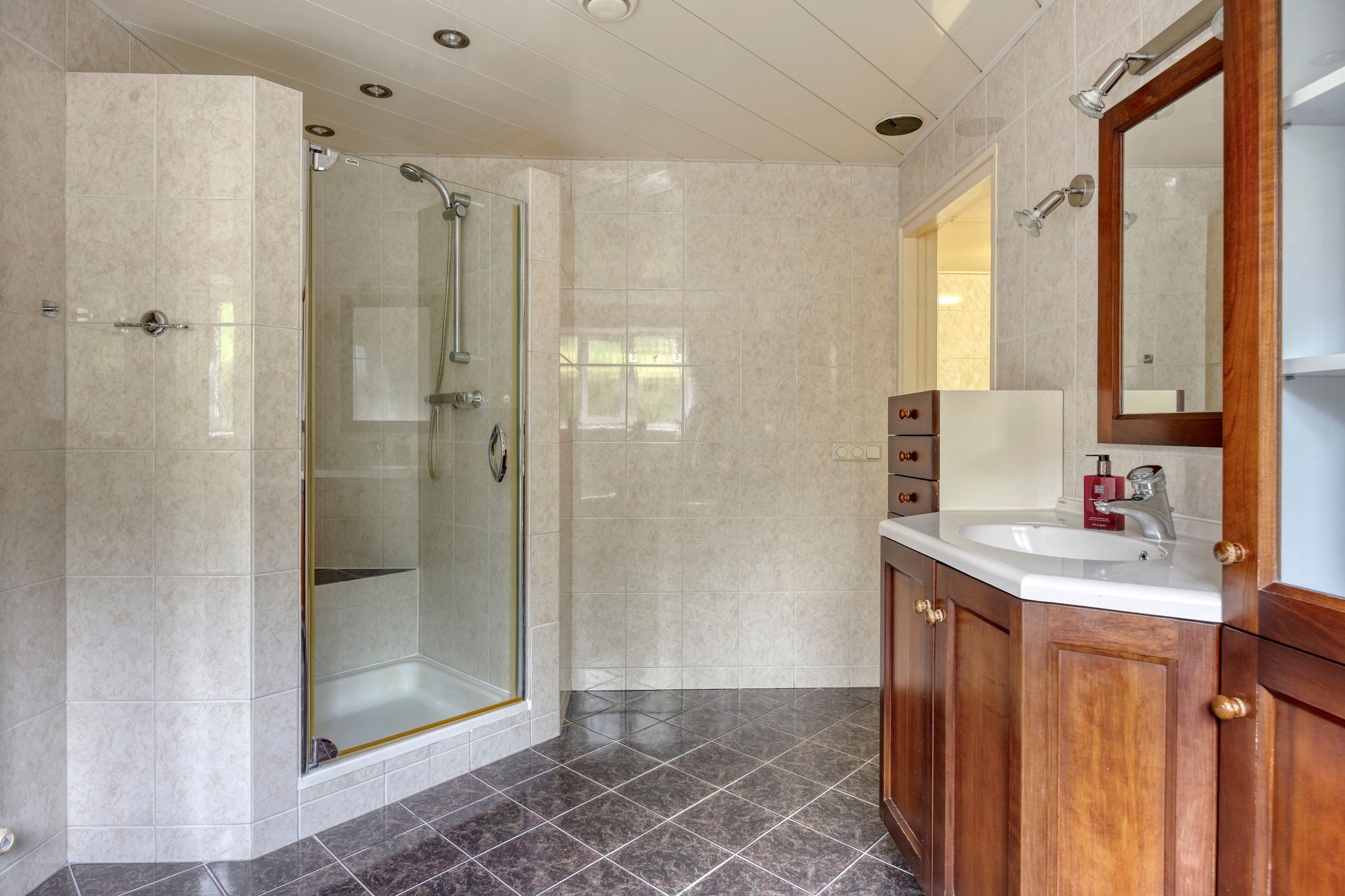 Photo 24 of Maatseheistraat 12-A