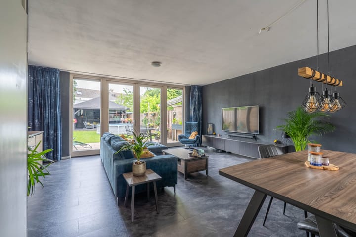 Photo 24 of Mambostraat 80