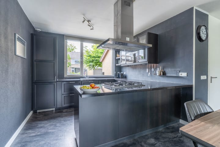 Photo 31 of Mambostraat 80