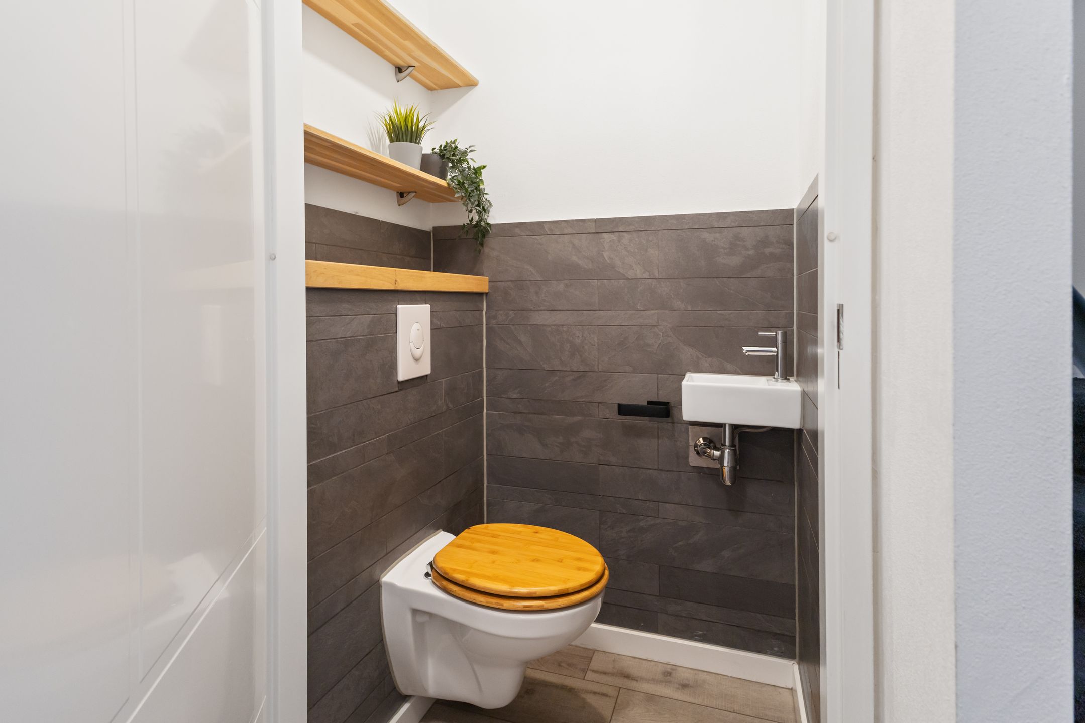 Foto 3 van Notenhout 25-B