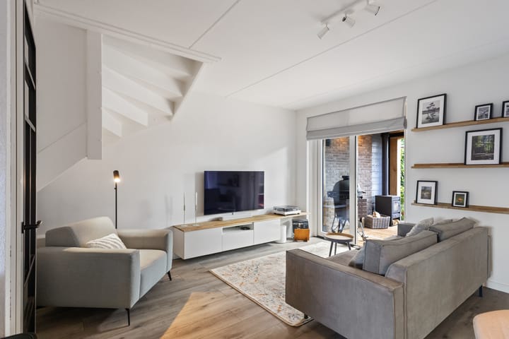 Foto 5 van Notenhout 25-B