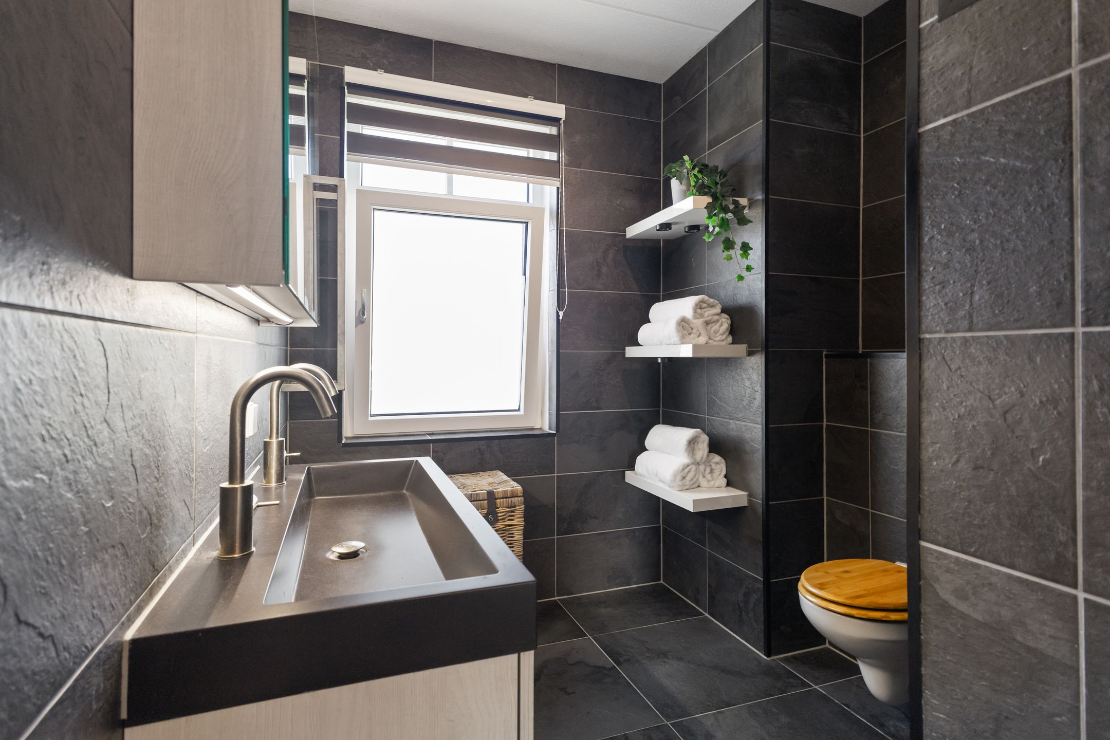 Foto 21 van Notenhout 25-B