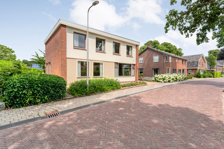 Photo 4 of Schoolstraat 17