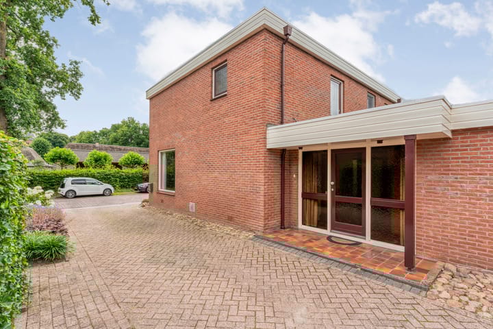 Photo 9 of Schoolstraat 17