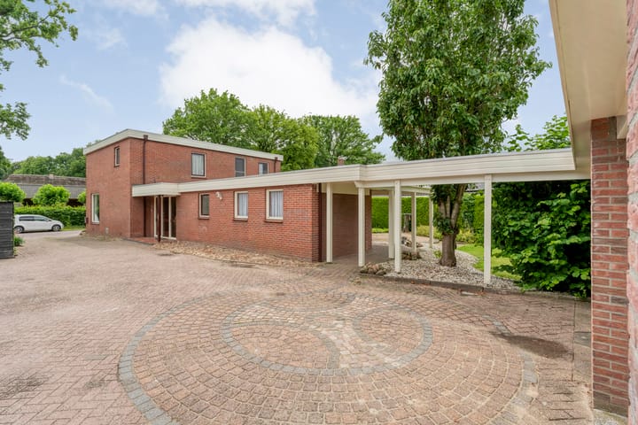 Photo 10 of Schoolstraat 17