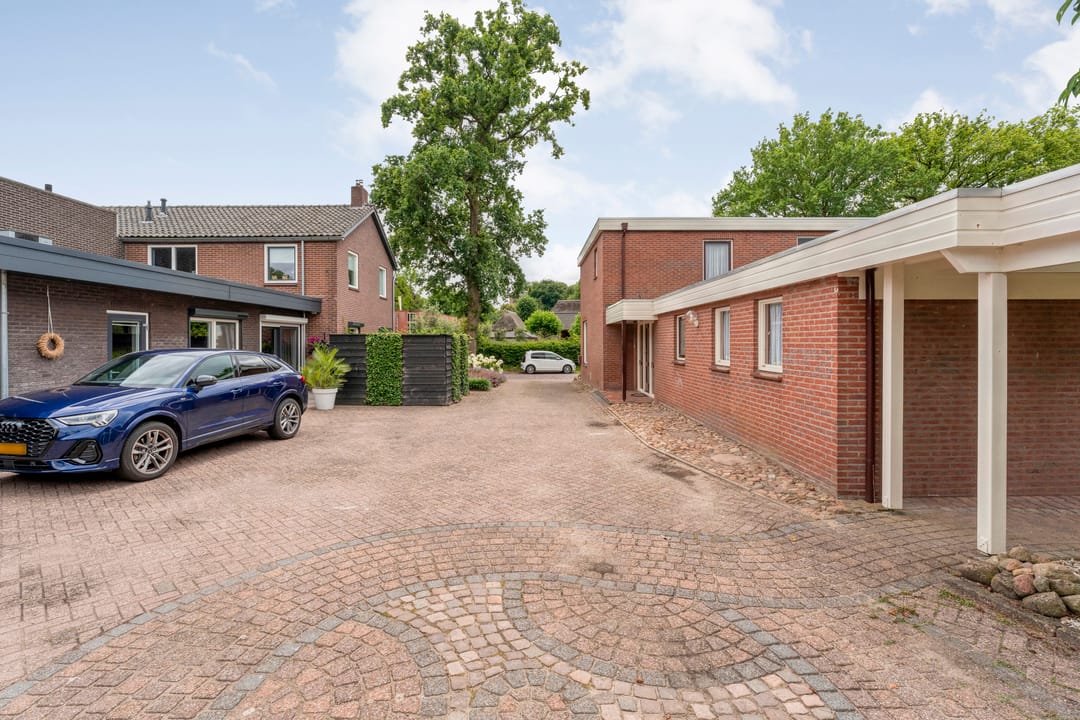 Photo 11 of Schoolstraat 17