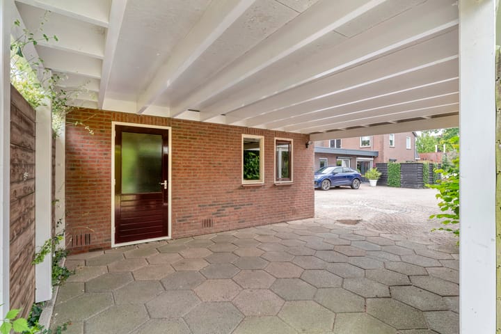 Photo 13 of Schoolstraat 17