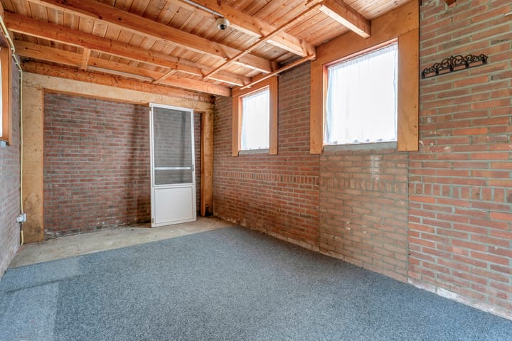 Photo 33 of Schoolstraat 17