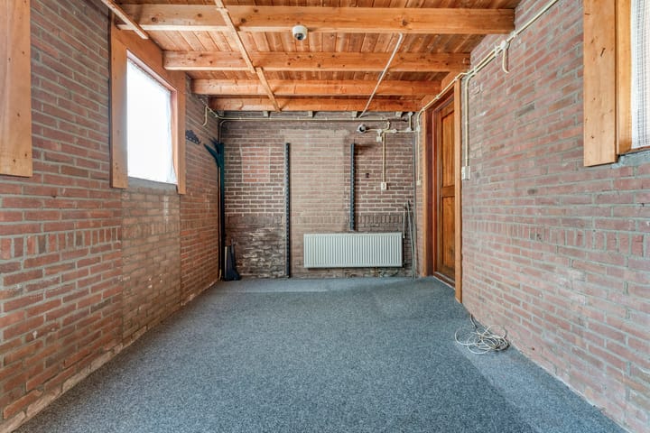 Photo 34 of Schoolstraat 17