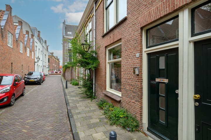 Foto 2 van Lange Lijsbethsteeg 6