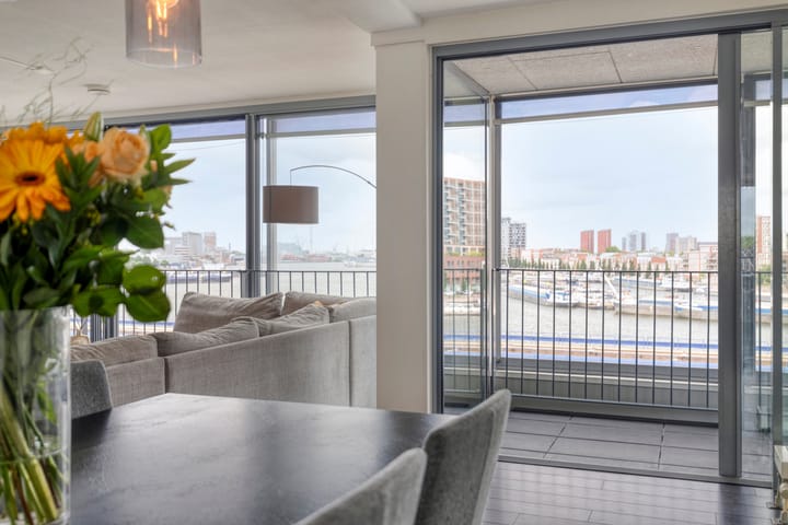 Foto 18 van Maashaven O.z. 208