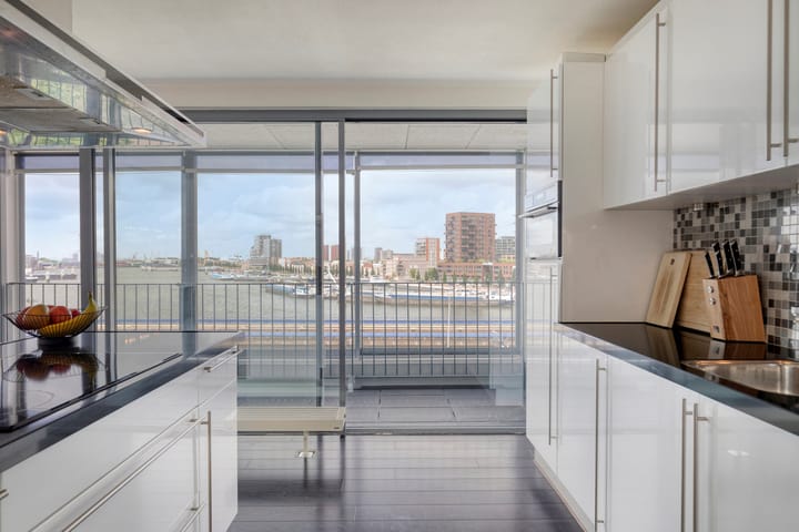 Foto 15 van Maashaven O.z. 208