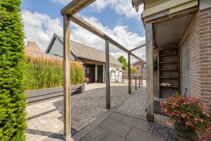 Foto 81 van Buitenweg 43