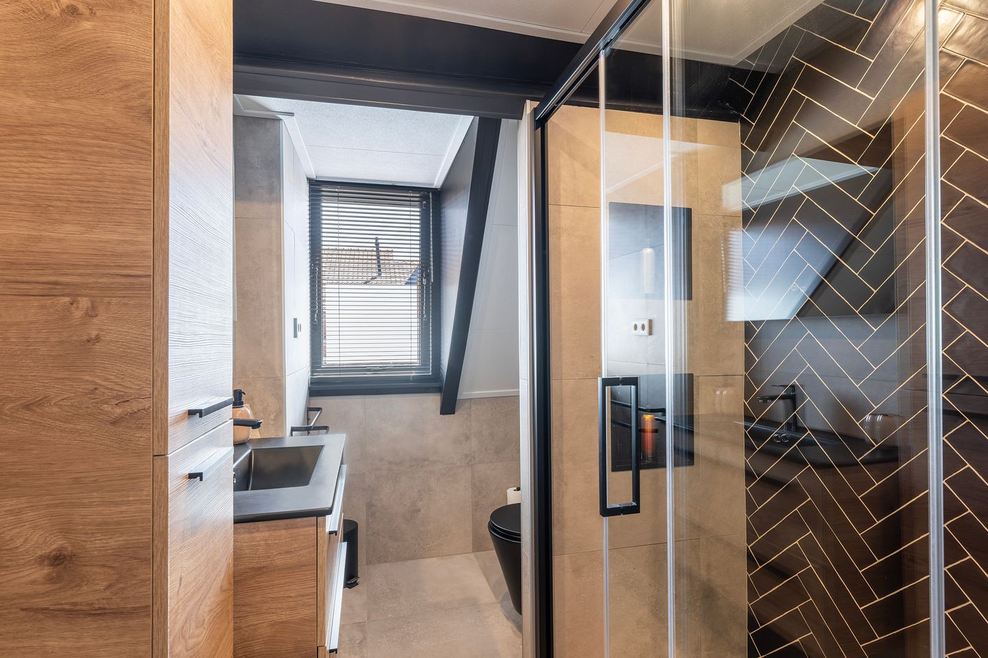 Foto 25 van Duiventorenstraat 21