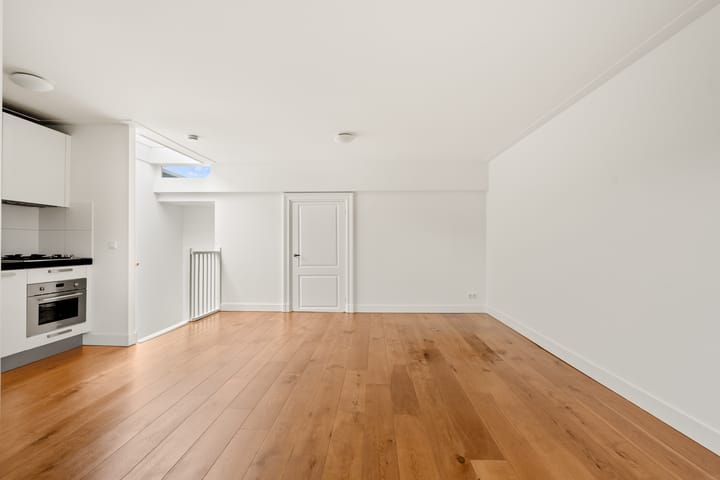 Photo 9 of Willem van Noortstraat 182-B