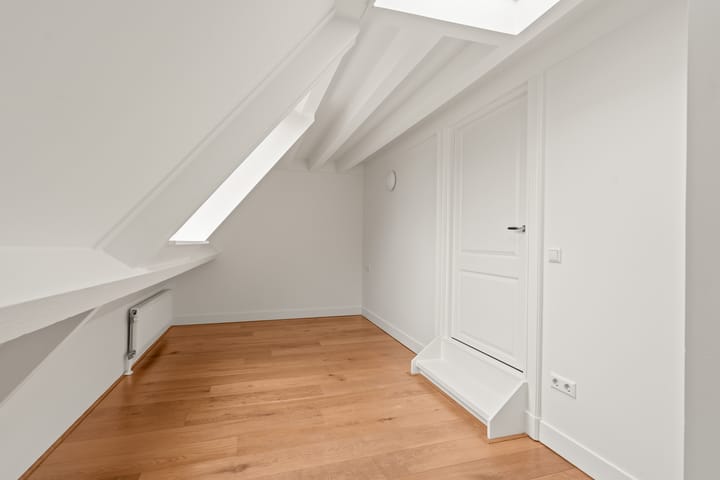 Photo 13 of Willem van Noortstraat 182-B