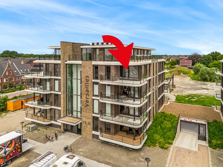 Photo 2 of Corry van Kleefstraat 31