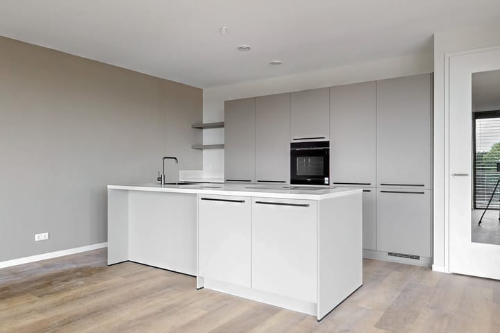 Photo 4 of Corry van Kleefstraat 31