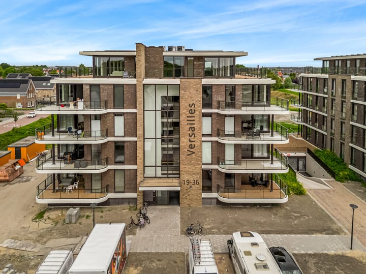 Photo 7 of Corry van Kleefstraat 31