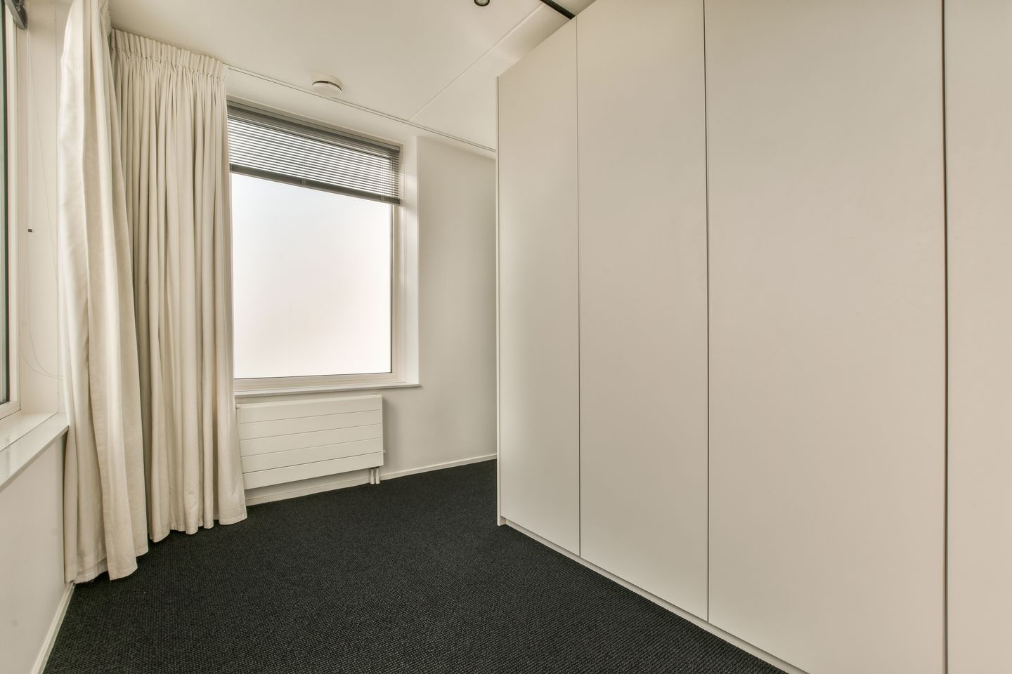 Foto 29 van Burgemeester De Monchyplein 10-0