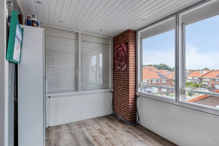 Photo 8 of Johan Wagenaarstraat 46