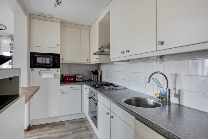 Photo 9 of Johan Wagenaarstraat 46