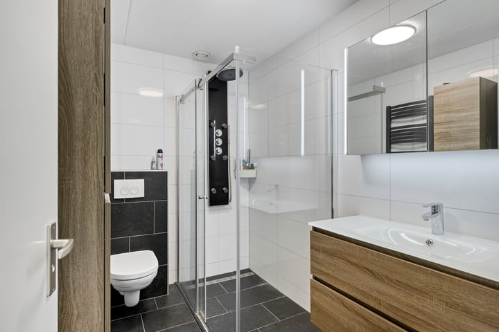 Photo 14 of Johan Wagenaarstraat 46