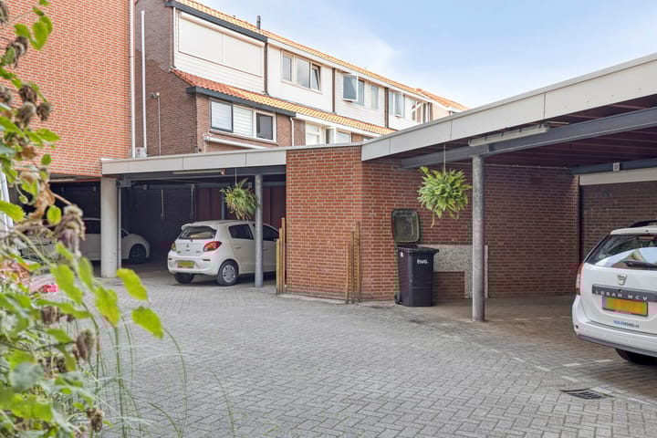 Photo 18 of Johan Wagenaarstraat 46