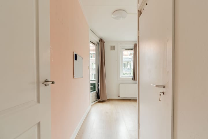 Foto 13 van Tweede Van der Helststraat 81-2