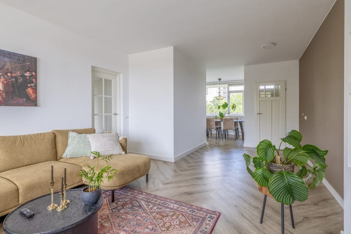 Foto 13 van Burgemeester A. van Walsumlaan 313