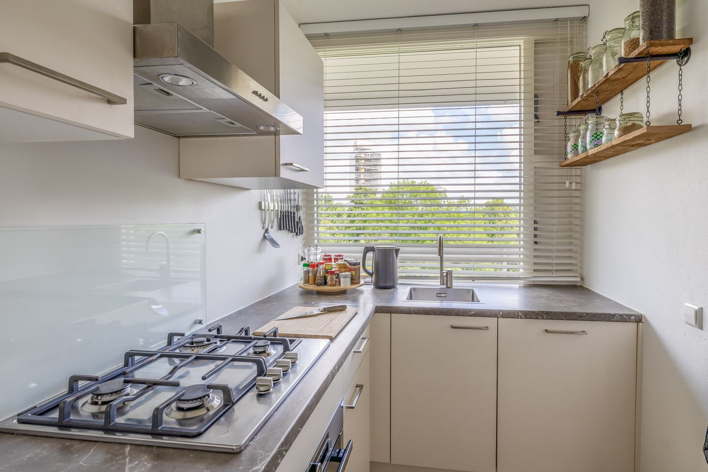 Foto 19 van Burgemeester A. van Walsumlaan 313