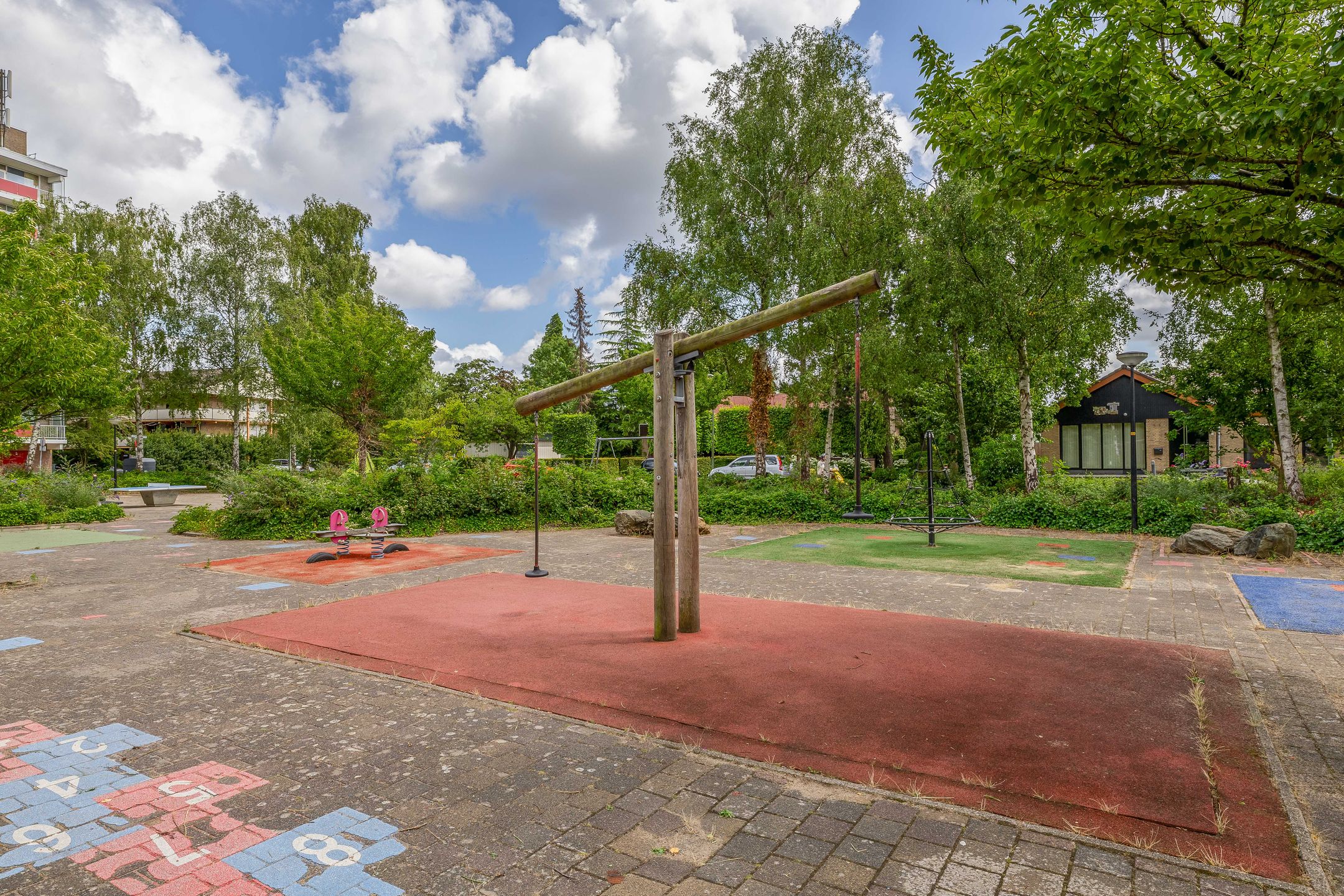 Foto 33 van Burgemeester A. van Walsumlaan 313