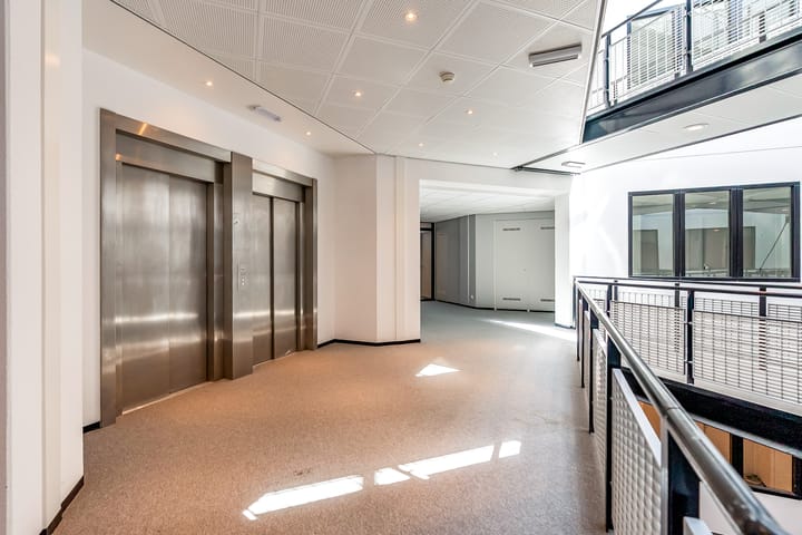 Foto 9 van Louis Armstrongweg 56-B