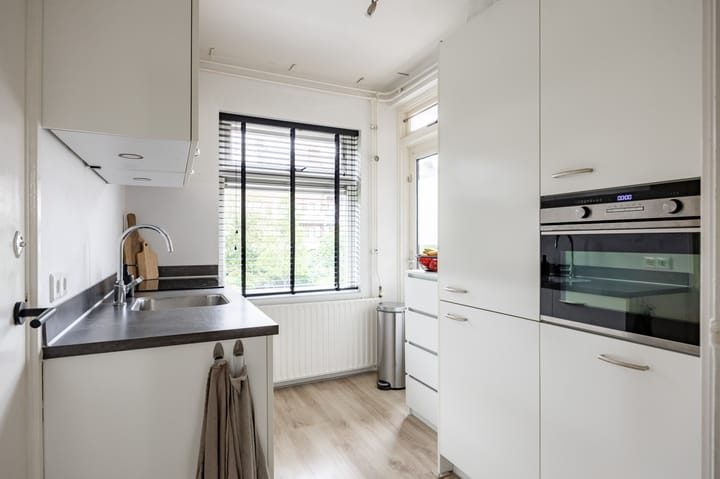 Photo 3 of Onderduikersstraat 72