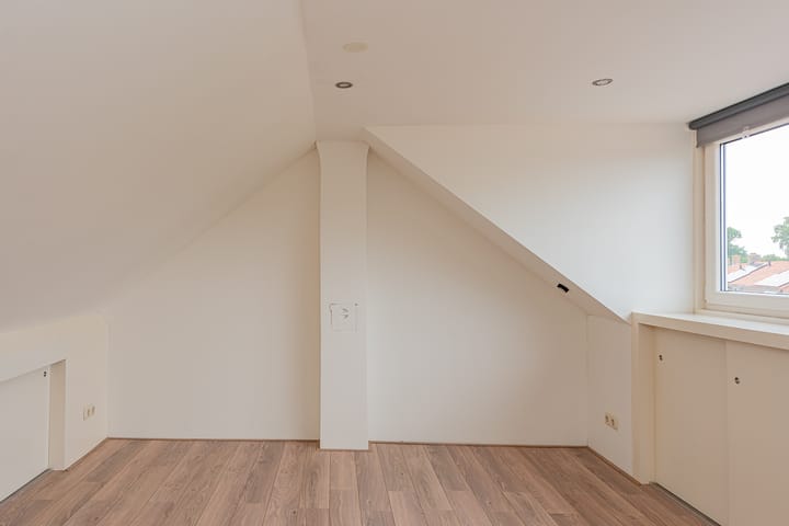 Foto 34 van Leeuwerikstraat 52