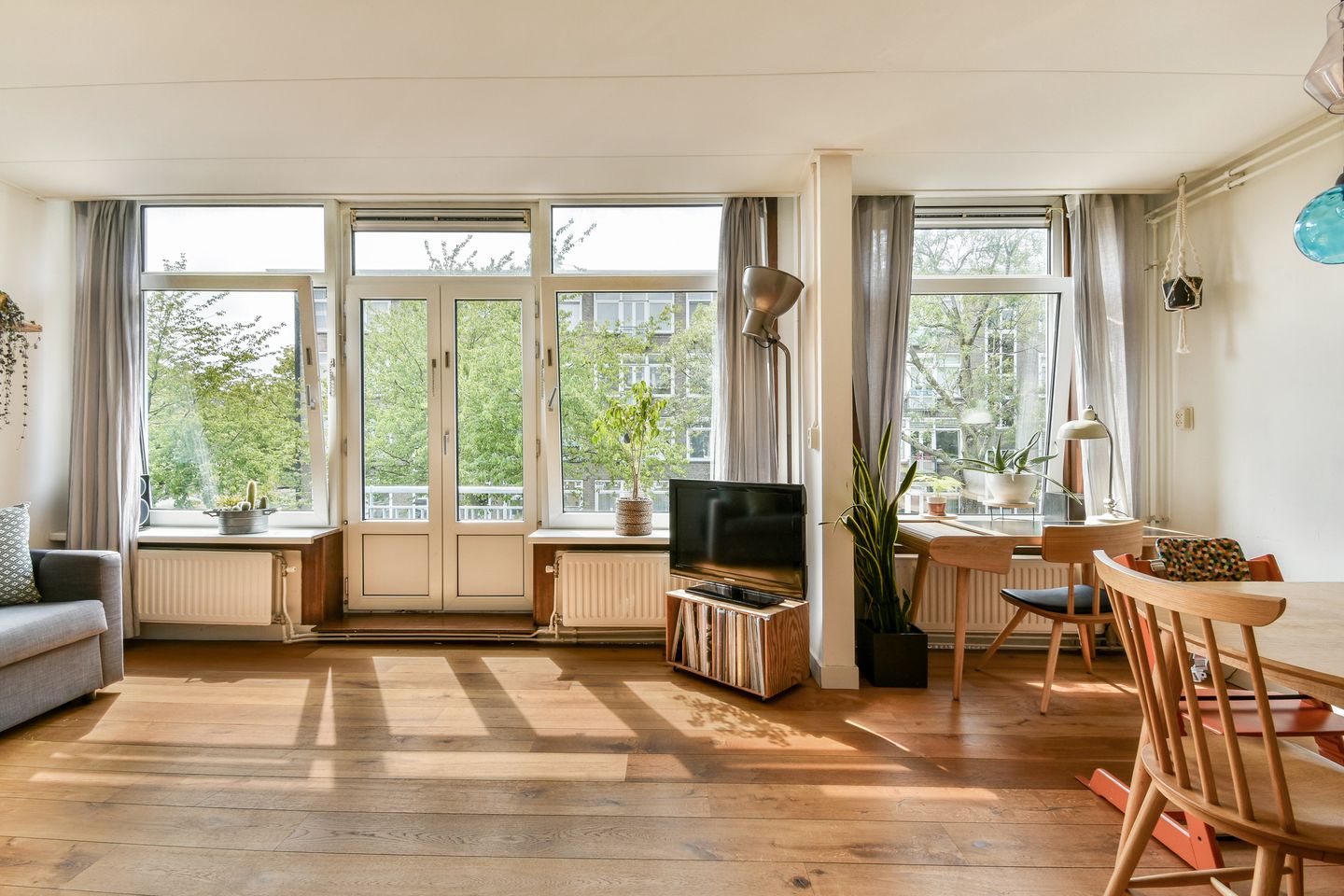 Foto 1 van Anna van Burenstraat 17-1