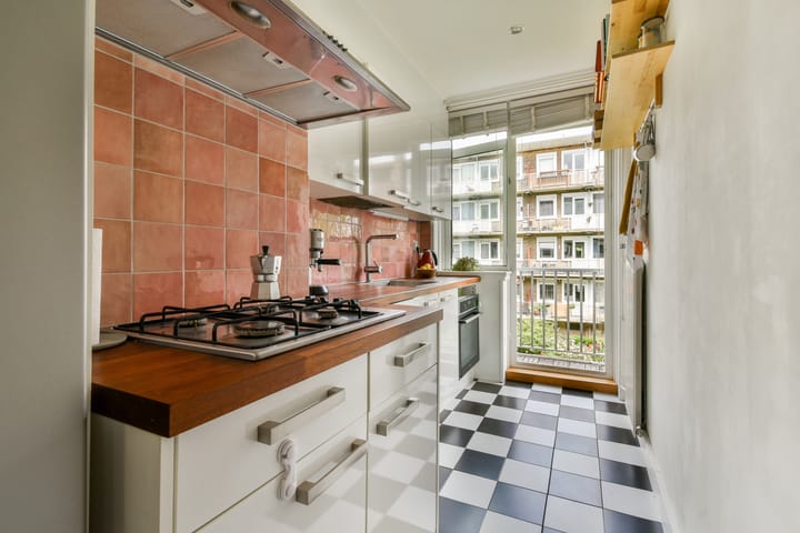 Foto 9 van Anna van Burenstraat 17-1