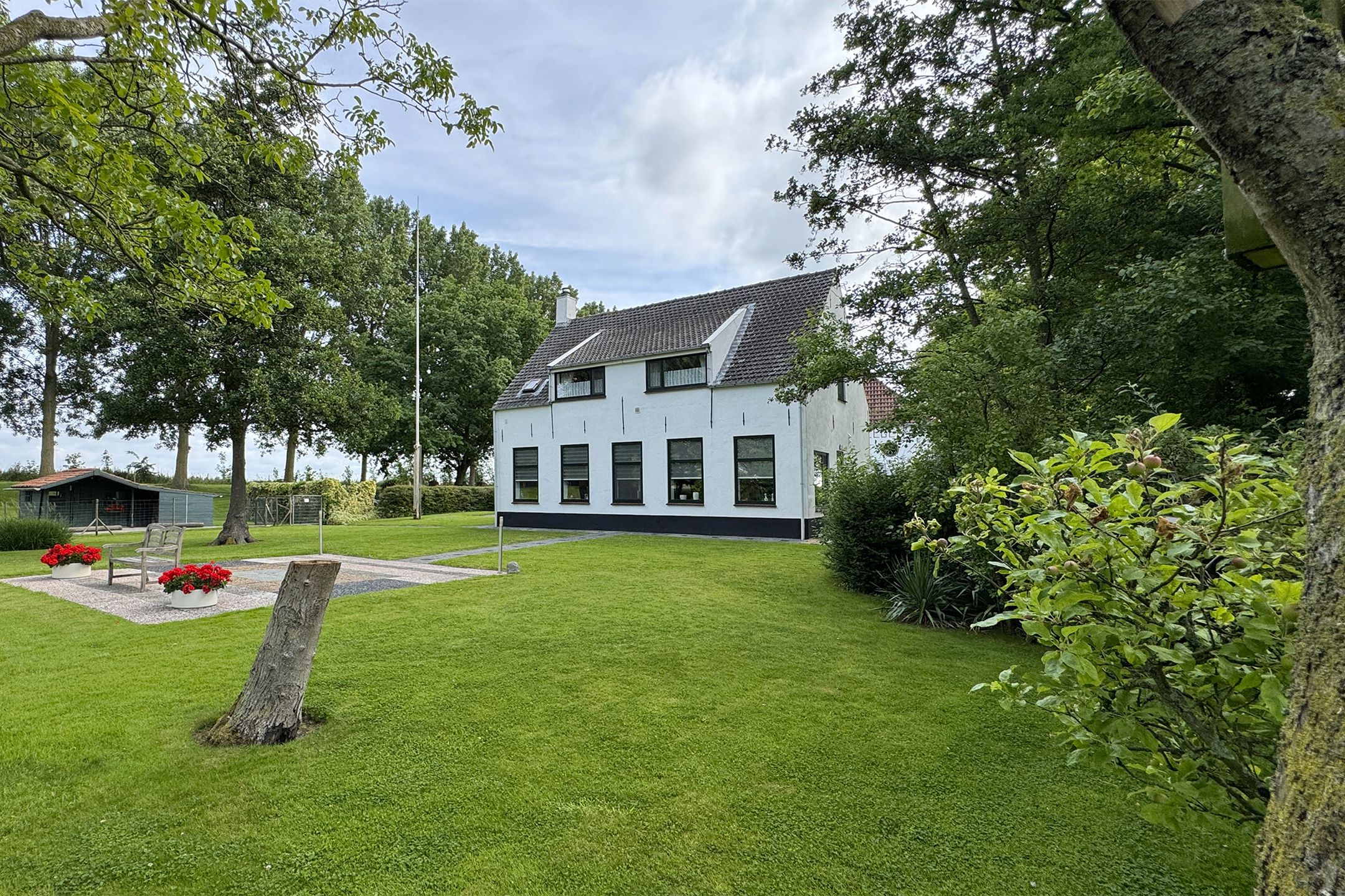 Photo 66 of Bredaschedijk 4